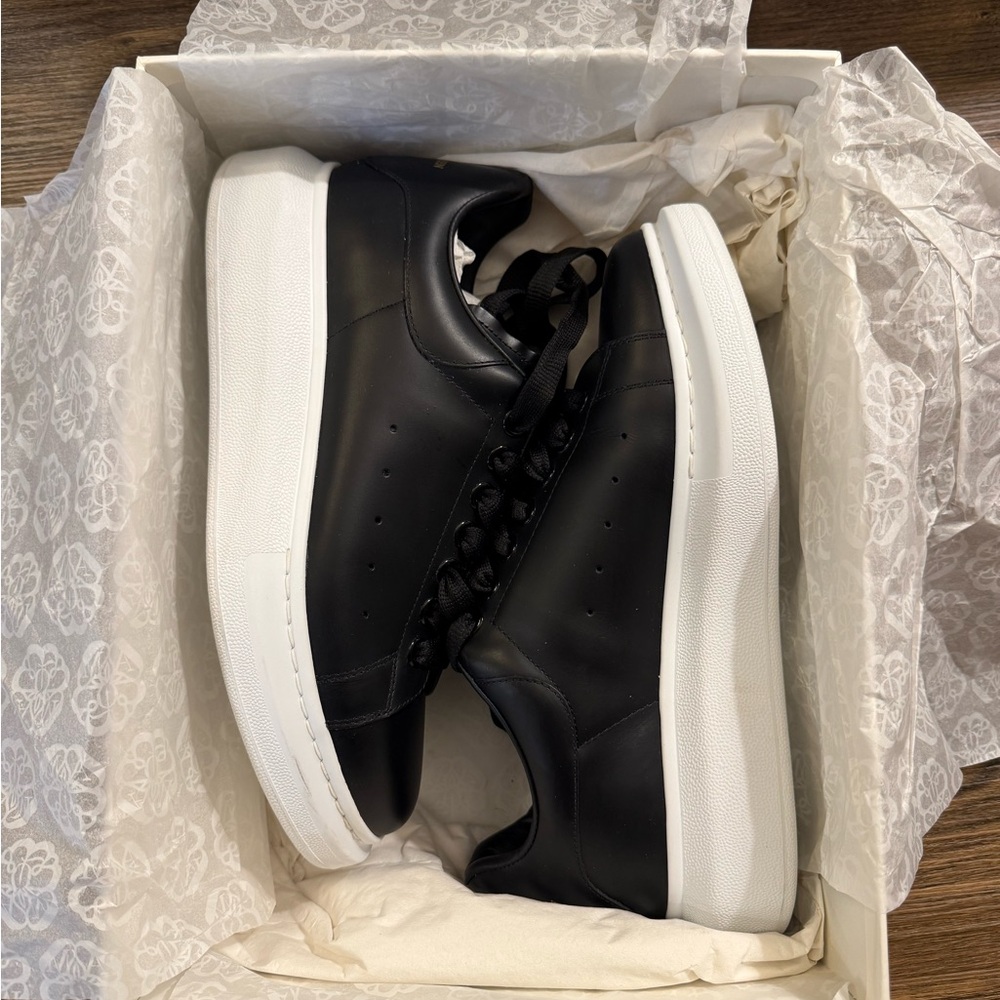 Authentic Alexander McQueen Black Leather Platform Sneaker with White Sole - Picture 3 of 6